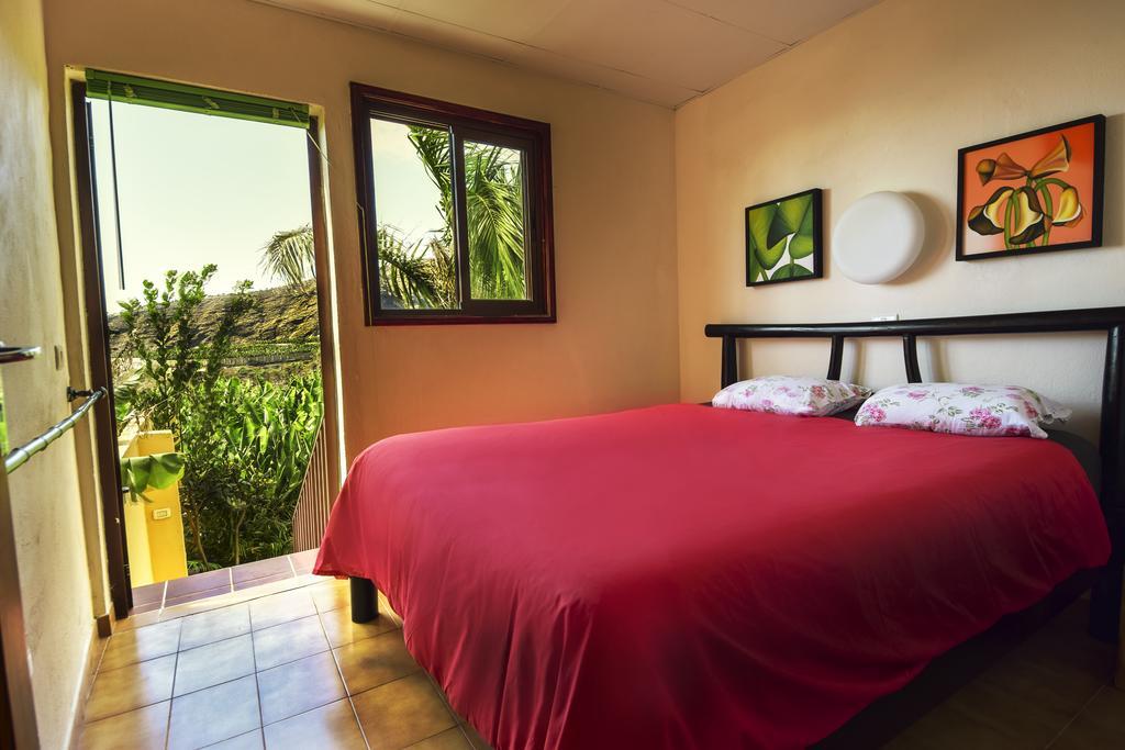 Apartamentos Finca La Cruz Tazacorte Habitación foto